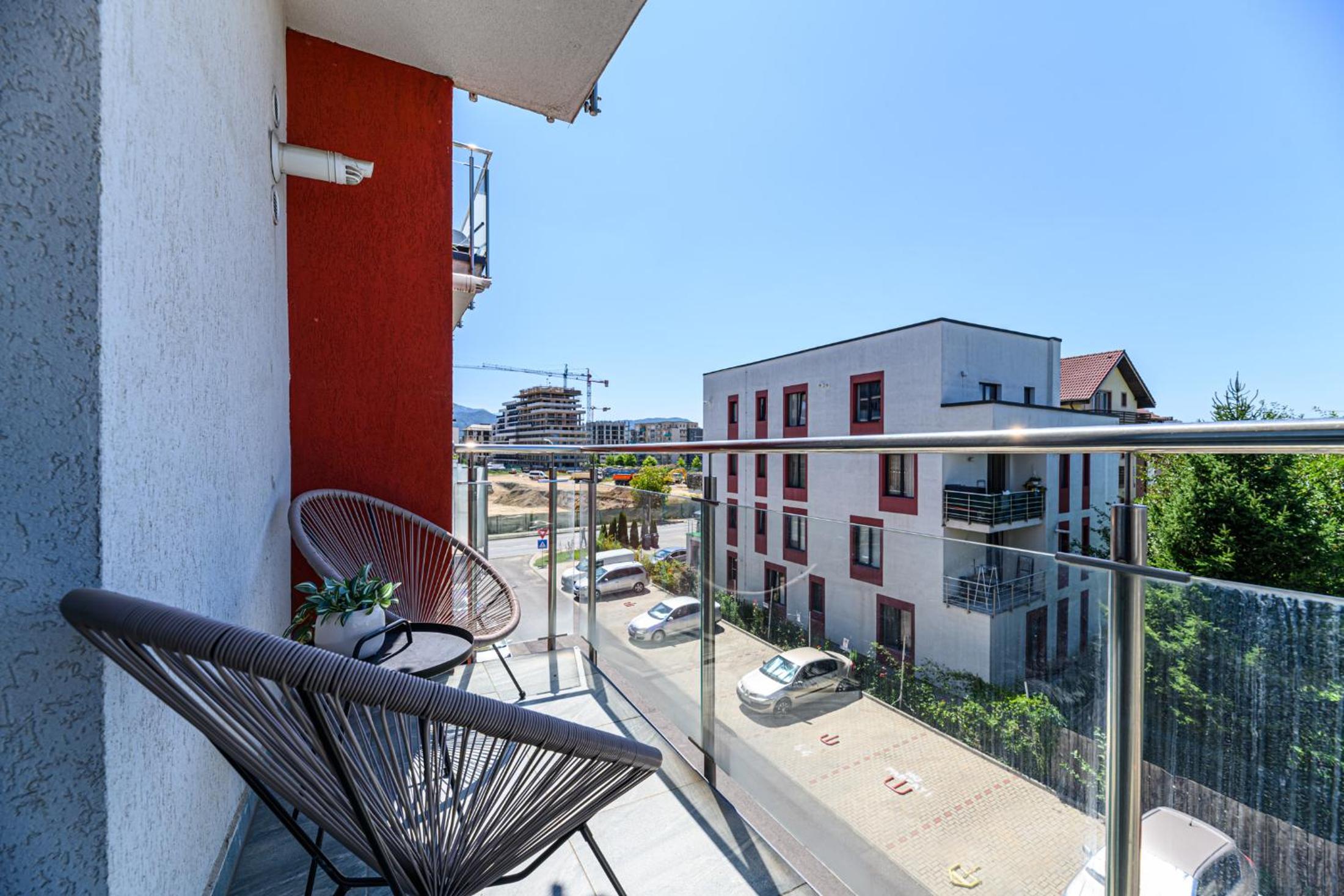 Larabelle Home Coresi