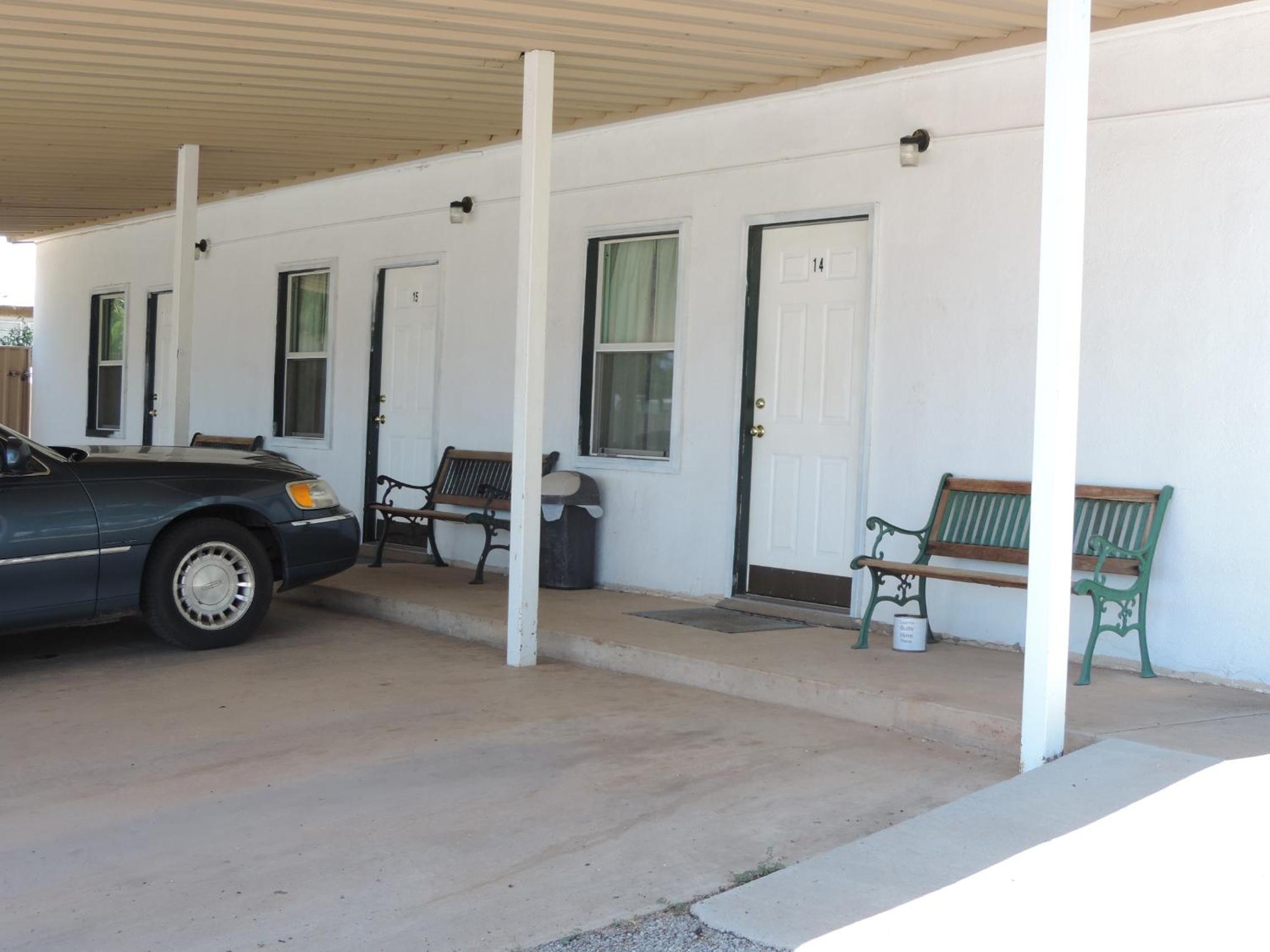 Hunters Lodge Motel
