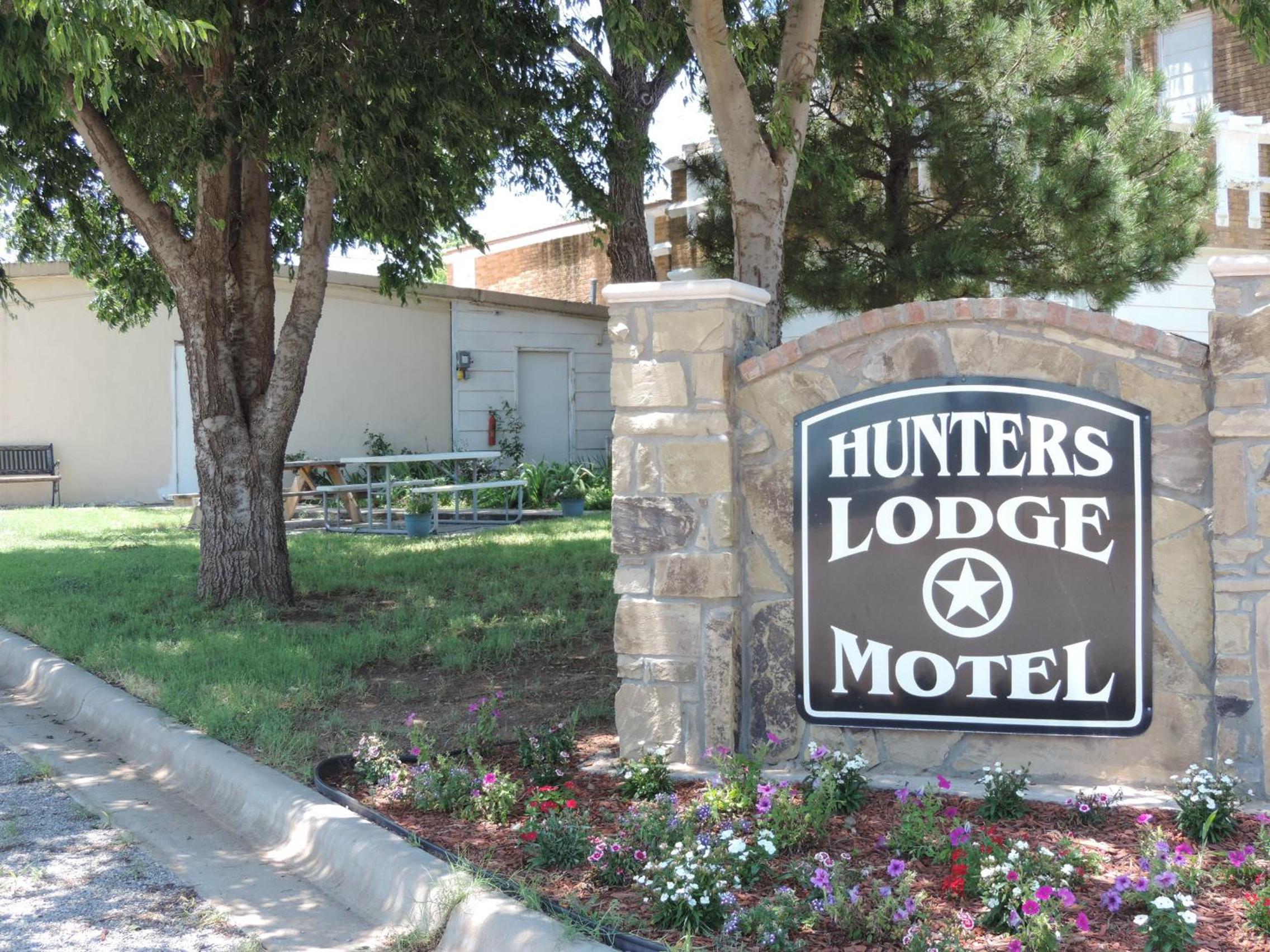 Hunters Lodge Motel