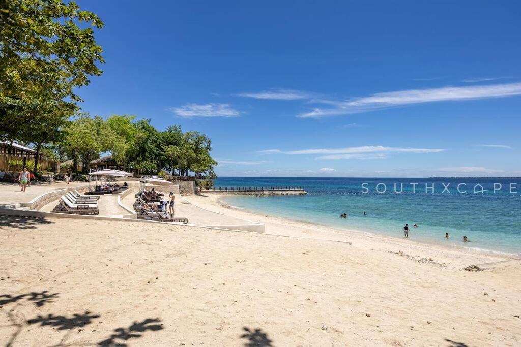 Furnished 1BR Condo Rental Minutes to Beach with Netflix, WiFi and Pool Access view 3