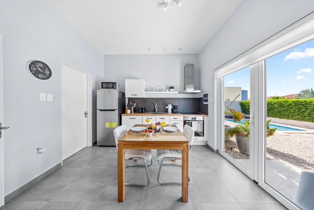 Elegant 1BR Retreat wPool & BBQ by LUCHA