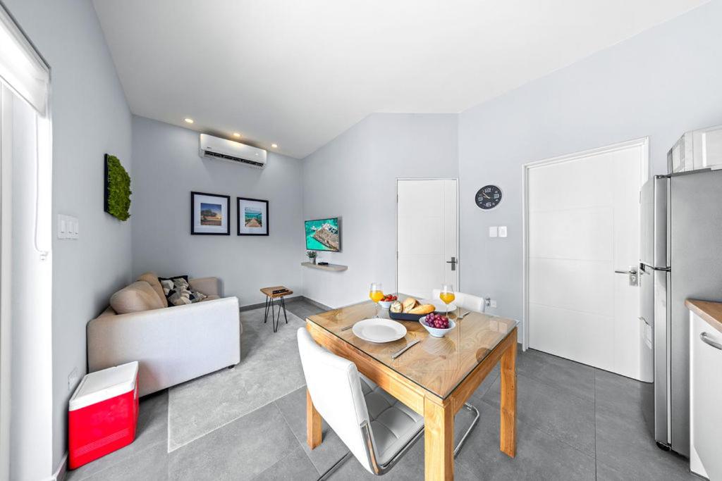 Elegant 1BR Retreat wPool & BBQ by LUCHA