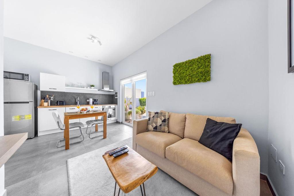 Elegant 1BR Retreat wPool & BBQ by LUCHA