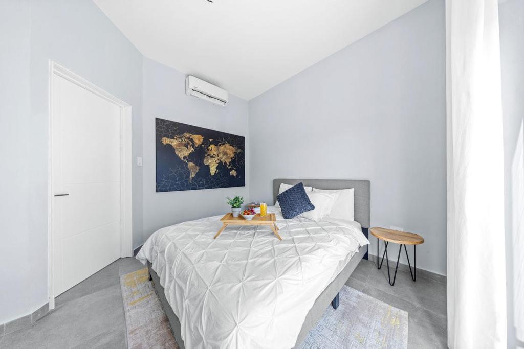 Elegant 1BR Retreat wPool & BBQ by LUCHA