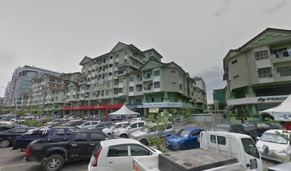 JUNE HOMESTAY API API APARTMENT BESIDE CENTRE POINT STUDIO 3Pax