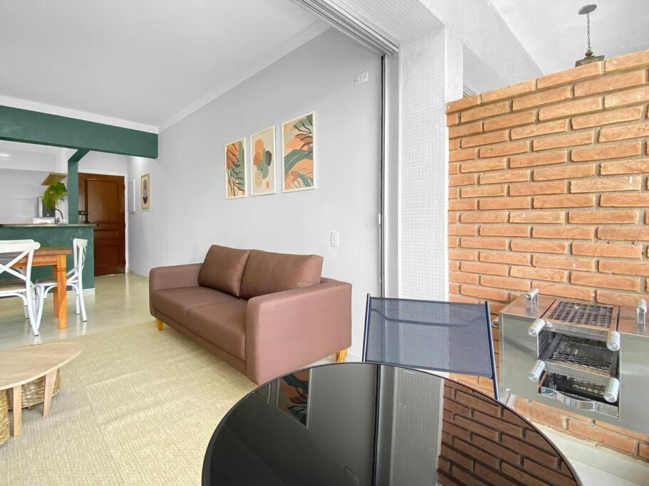3 Quartos - Piscina - Varanda - Serviço Praia - AC