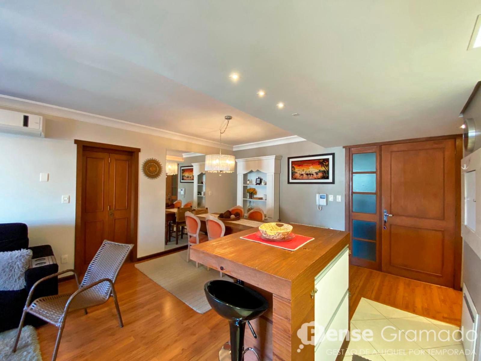 Apartamento a 300m da Rua Coberta de Gramado