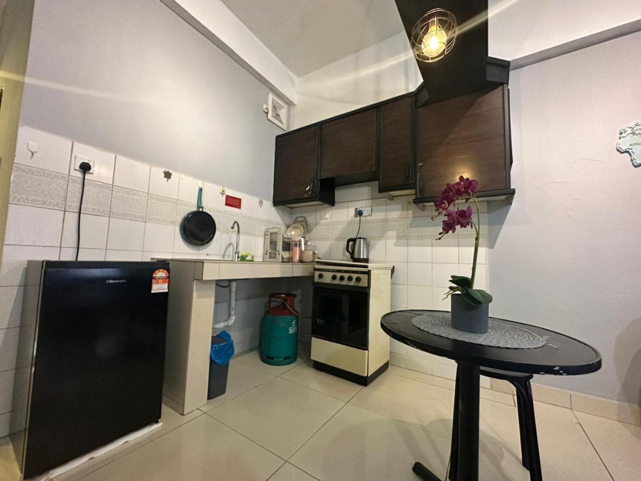 JUNE HOMESTAY API API APARTMENT BESIDE CENTRE POINT STUDIO 3Pax