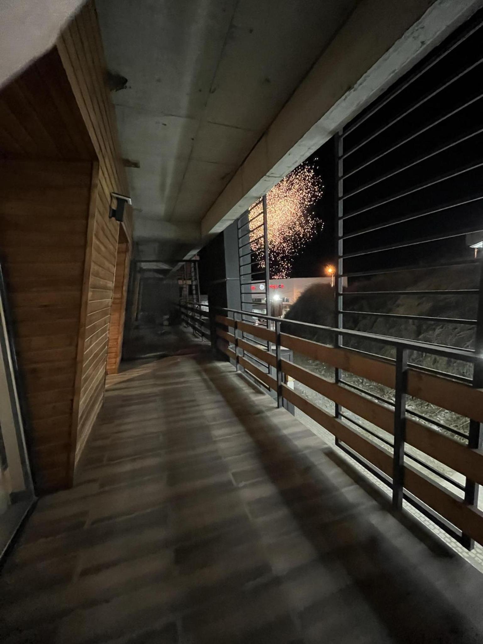 Walk to Ski Lift-1BR-Studio-Balcony-Parking view 5