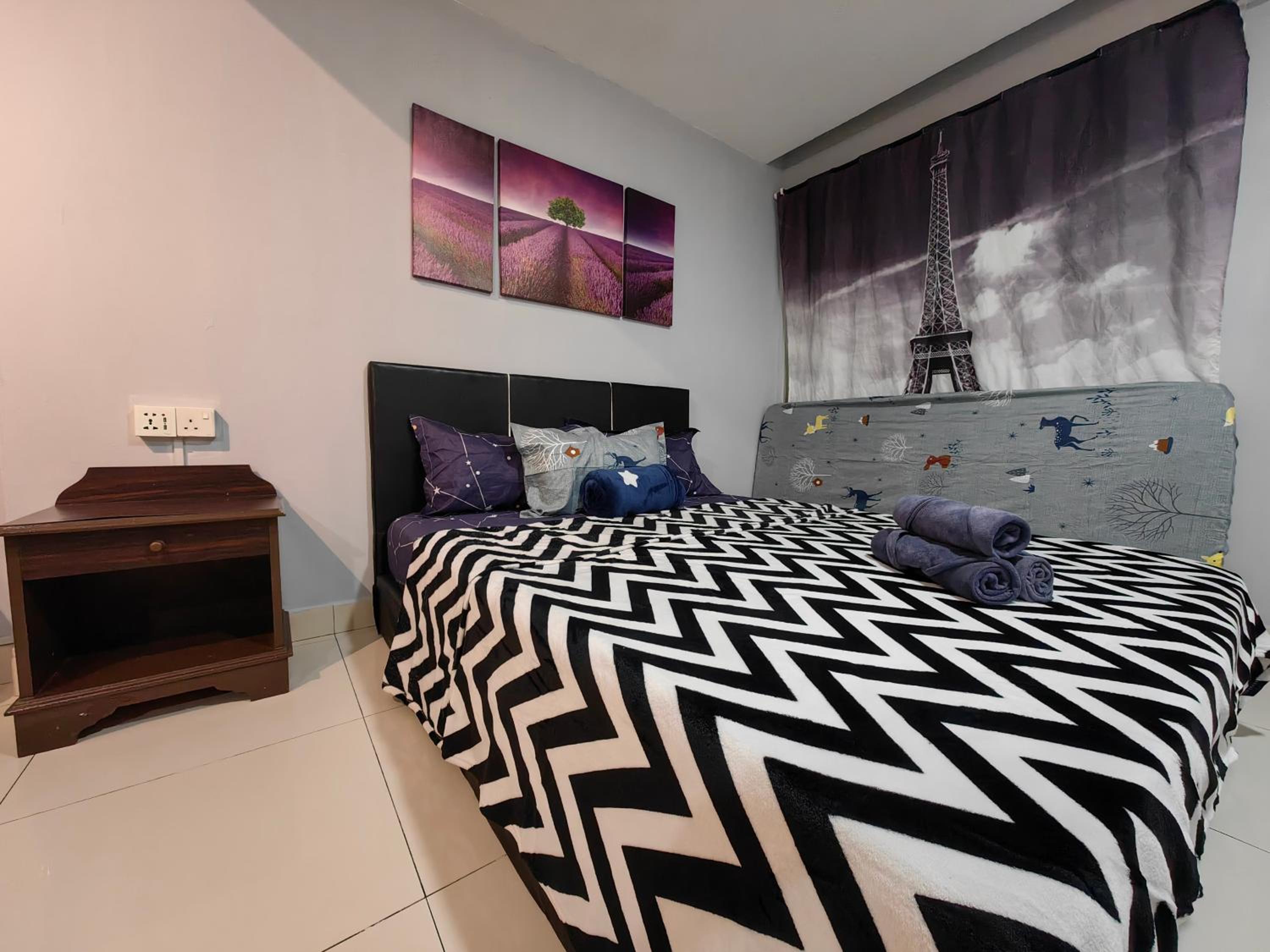 JUNE HOMESTAY API API APARTMENT BESIDE CENTRE POINT STUDIO 3Pax