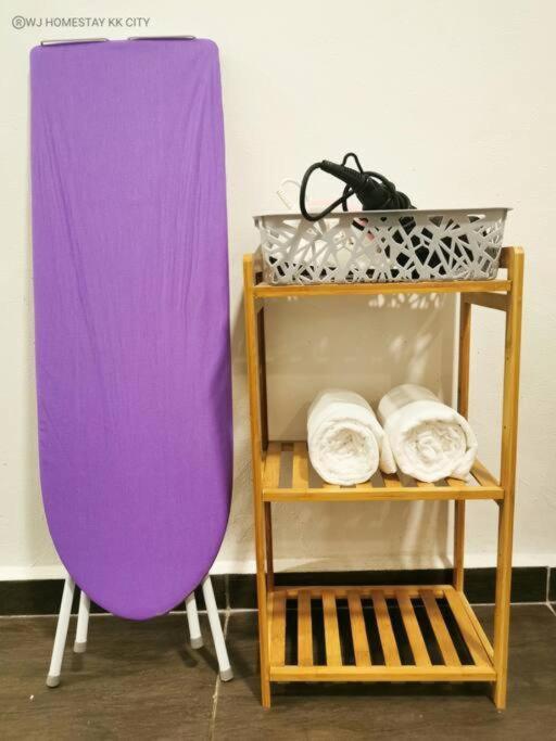 JUNE HOMESTAY API API APARTMENT BESIDE CENTRE POINT STUDIO 3Pax