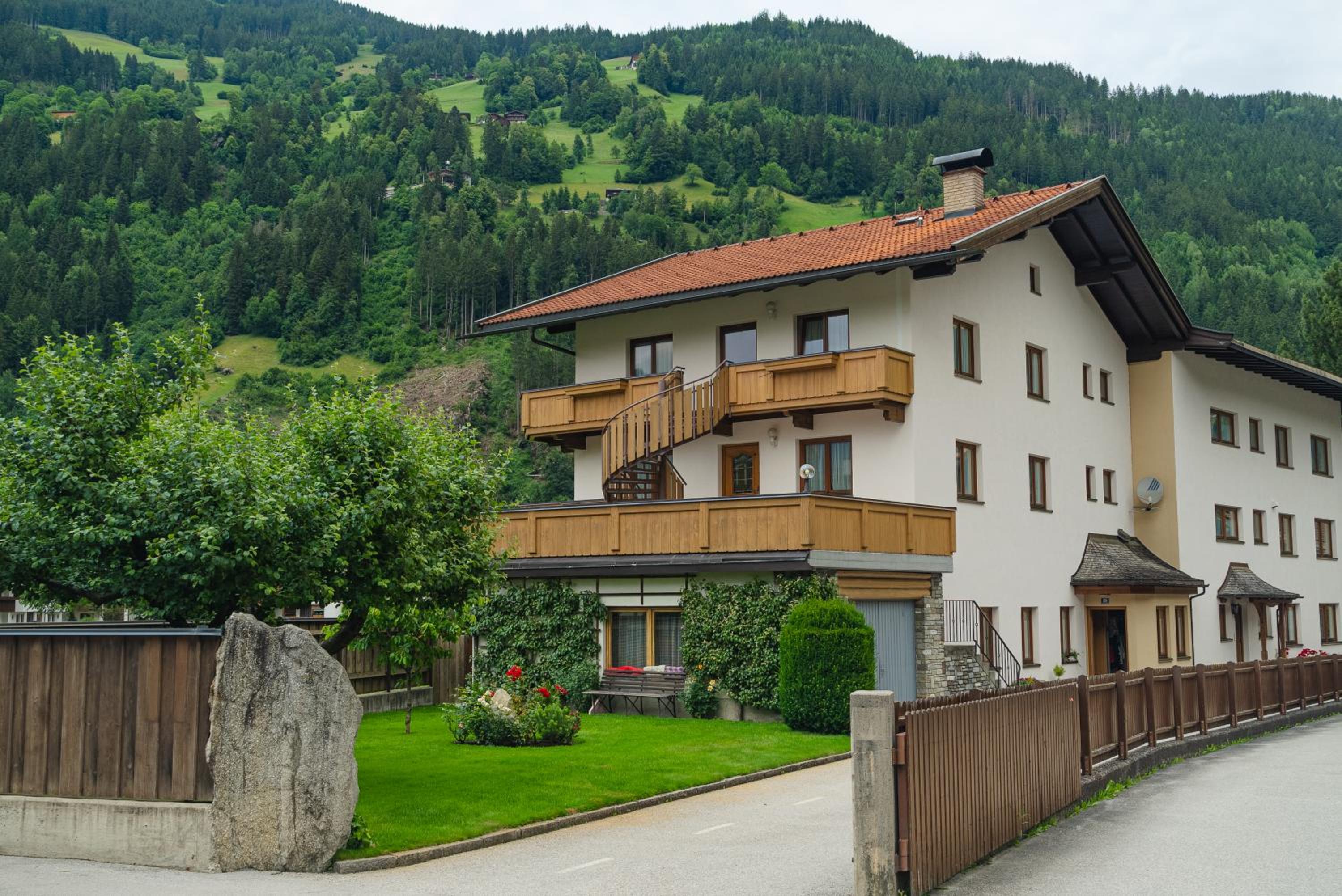 Zell Views Apartments