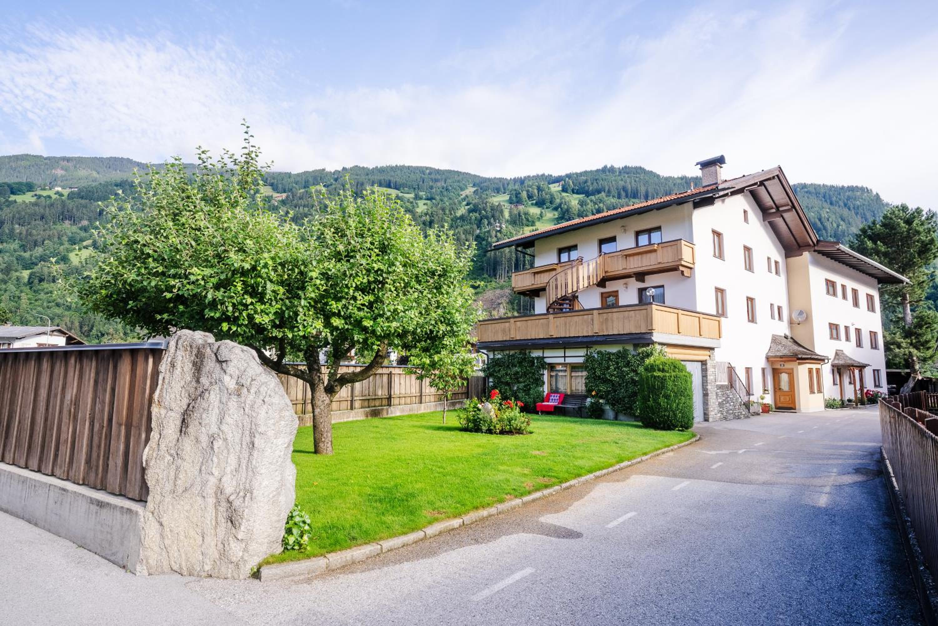 Zell Views Apartments