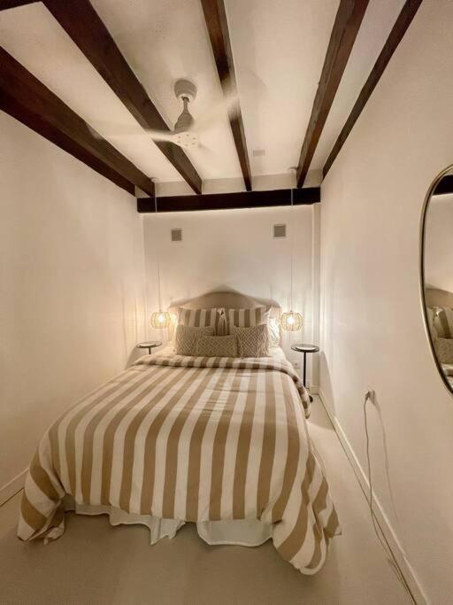 Cozy 1-Bdrm Apt in City Center view 4