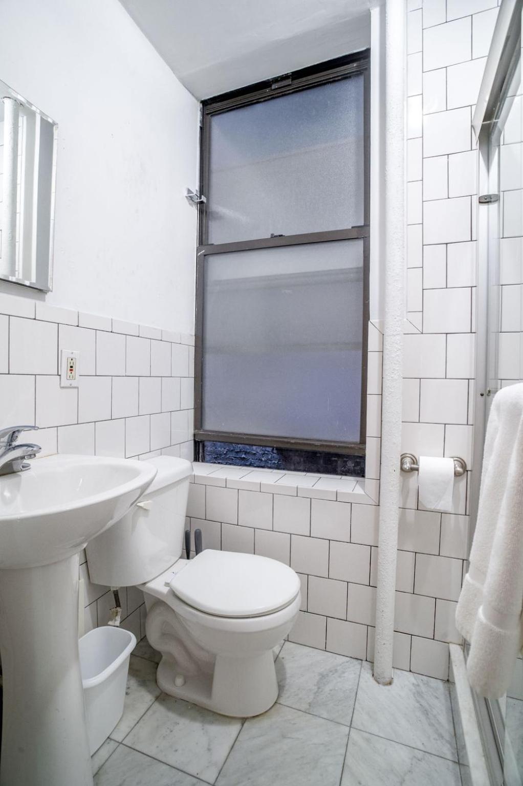 Sophisticated 2BD Apartment on Barrow Street, Greenwich Village
