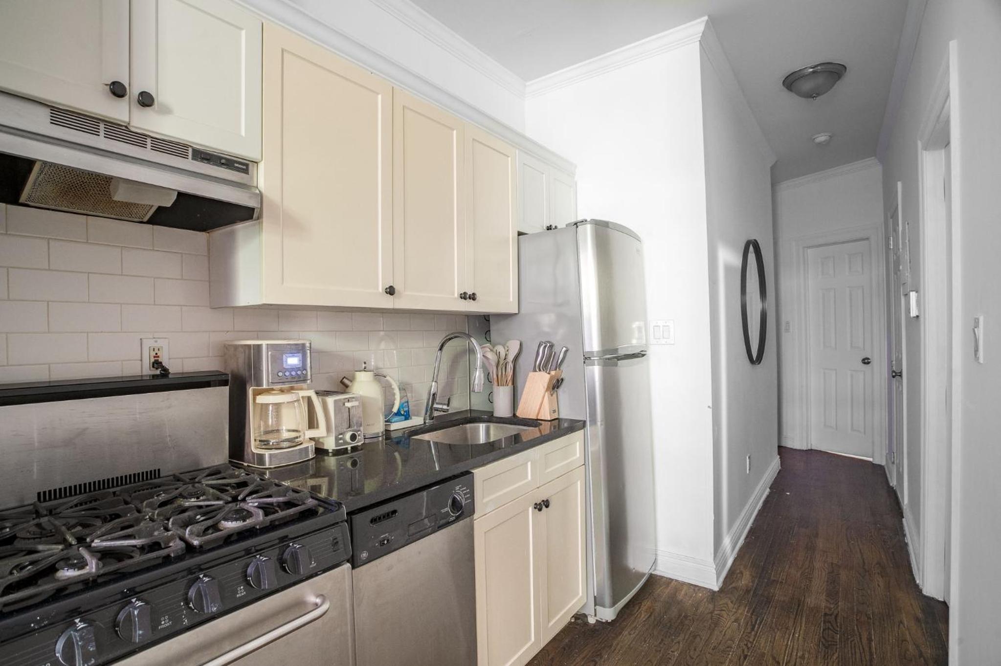 Sophisticated 2BD Apartment on Barrow Street, Greenwich Village