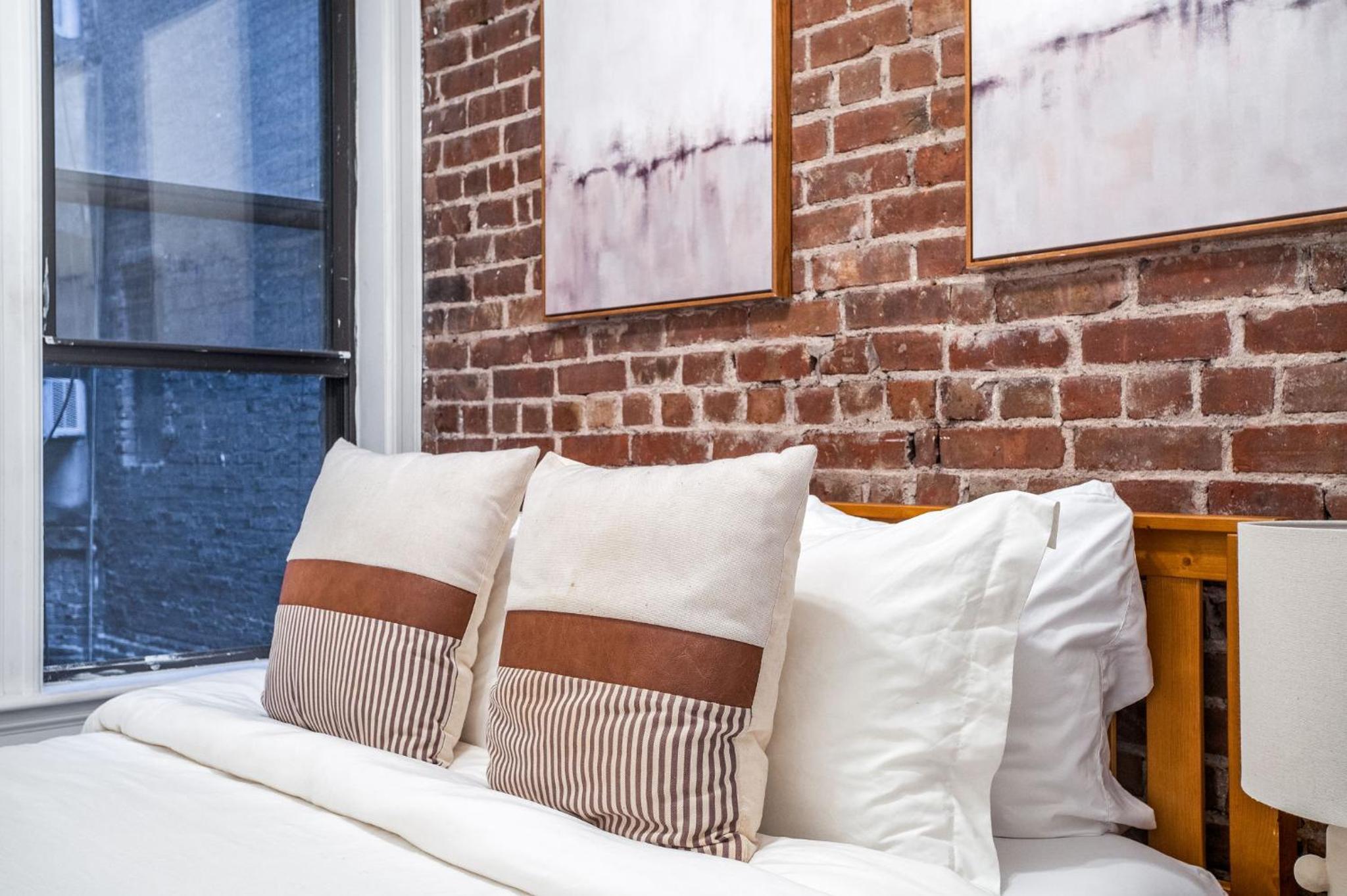 Sophisticated 2BD Apartment on Barrow Street, Greenwich Village