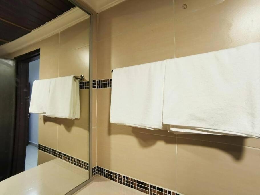 JUNE HOMESTAY API API APARTMENT BESIDE CENTRE POINT STUDIO 3Pax photo 3