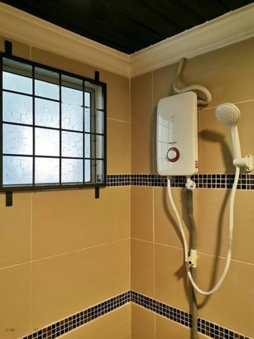 JUNE HOMESTAY API API APARTMENT BESIDE CENTRE POINT STUDIO 3Pax photo 4