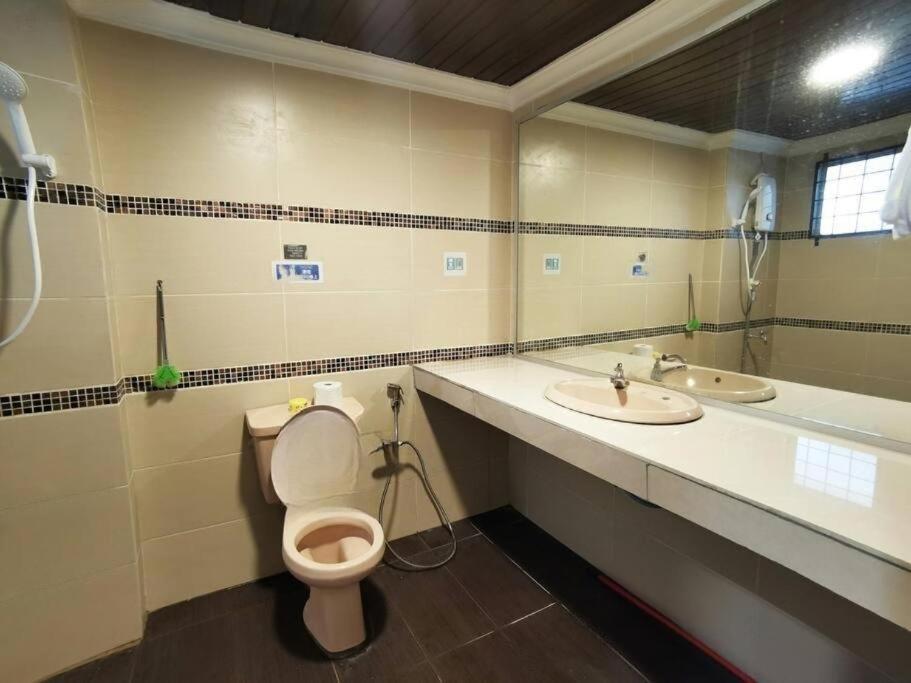 JUNE HOMESTAY API API APARTMENT BESIDE CENTRE POINT STUDIO 3Pax photo 5