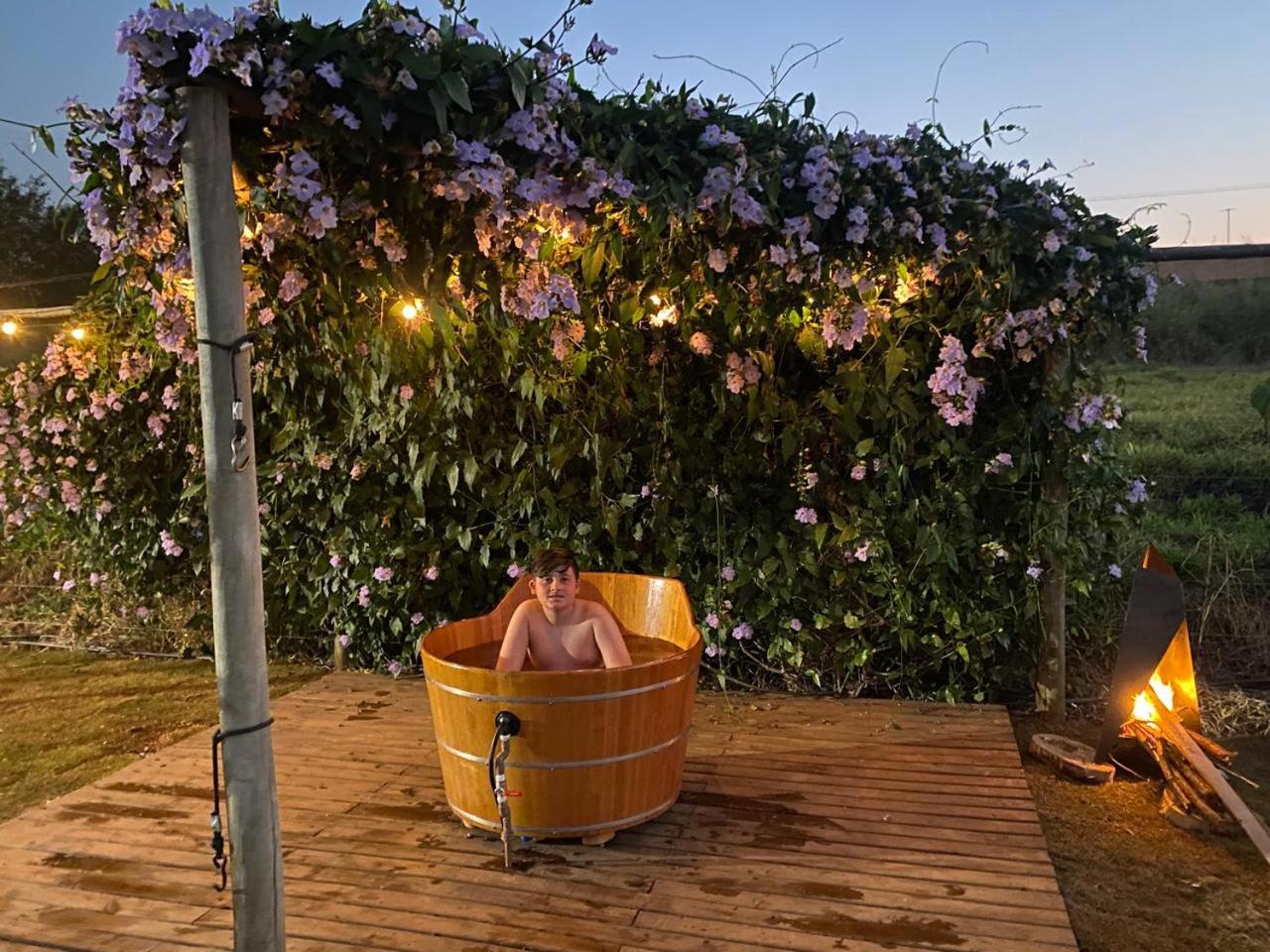 Casa de Campo / Sítio + Chalé Suíço + Área Festa + Piscina