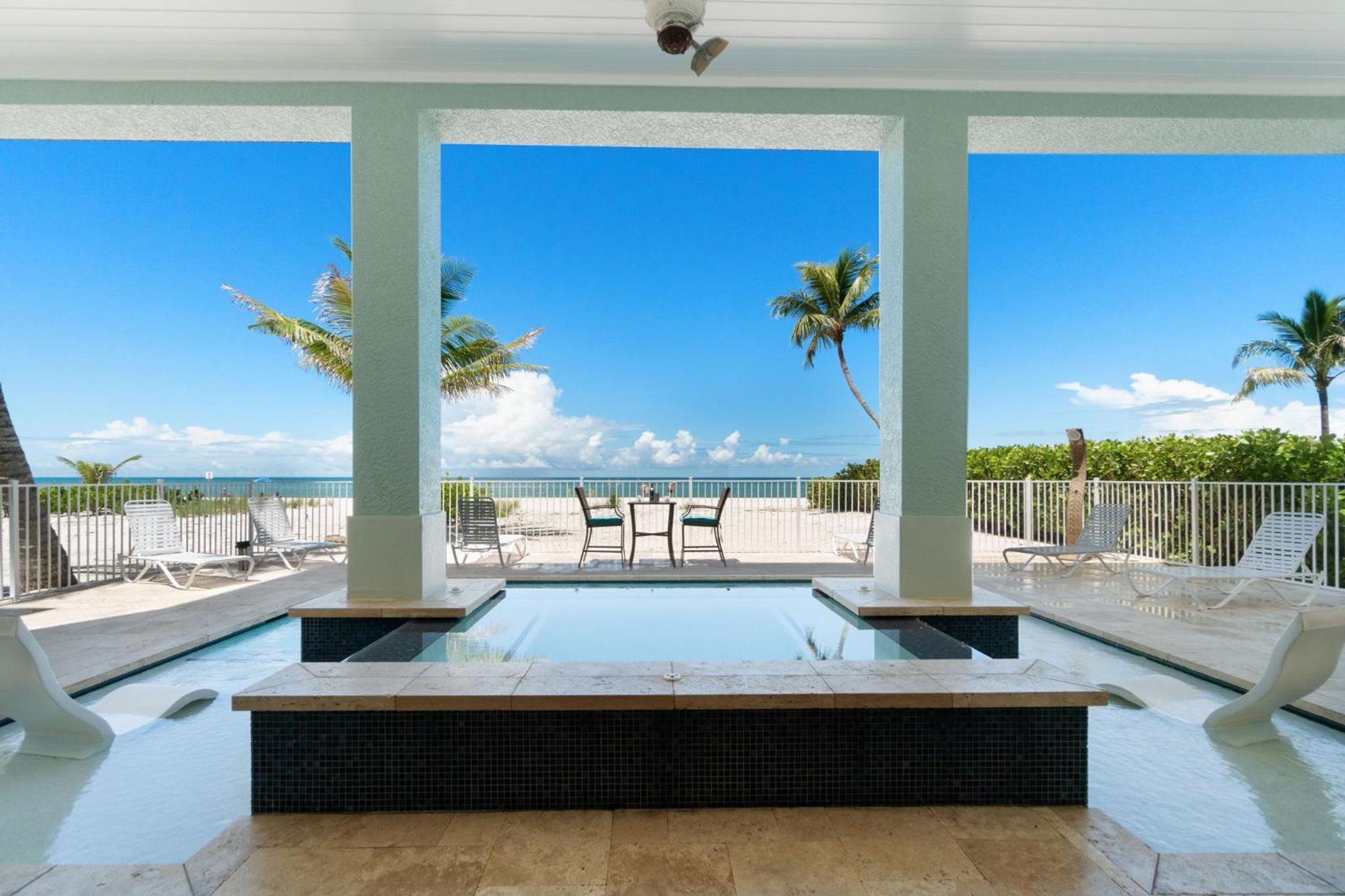 Biltmore Beach House, Luxury 5 Br Beachfront Pool Home, Spa, Sleeps 10 view 5