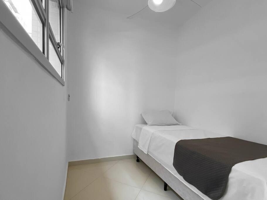 Apt com Varanda e vista para o mar 4 Quartos