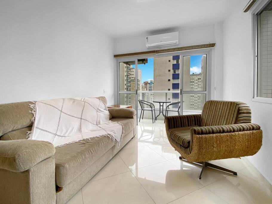Apt com Varanda e vista para o mar 4 Quartos