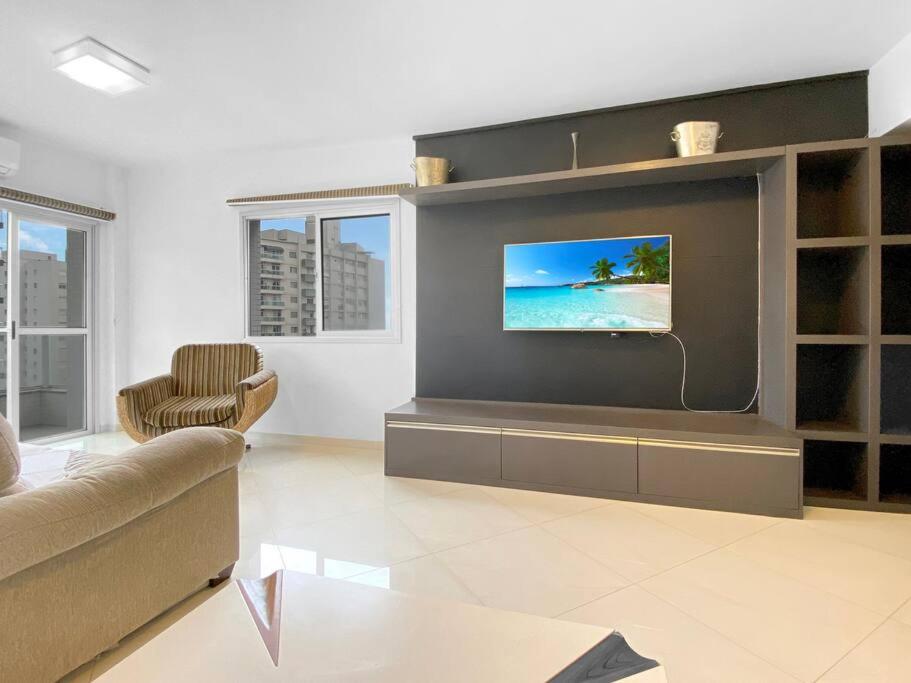 Apt com Varanda e vista para o mar 4 Quartos