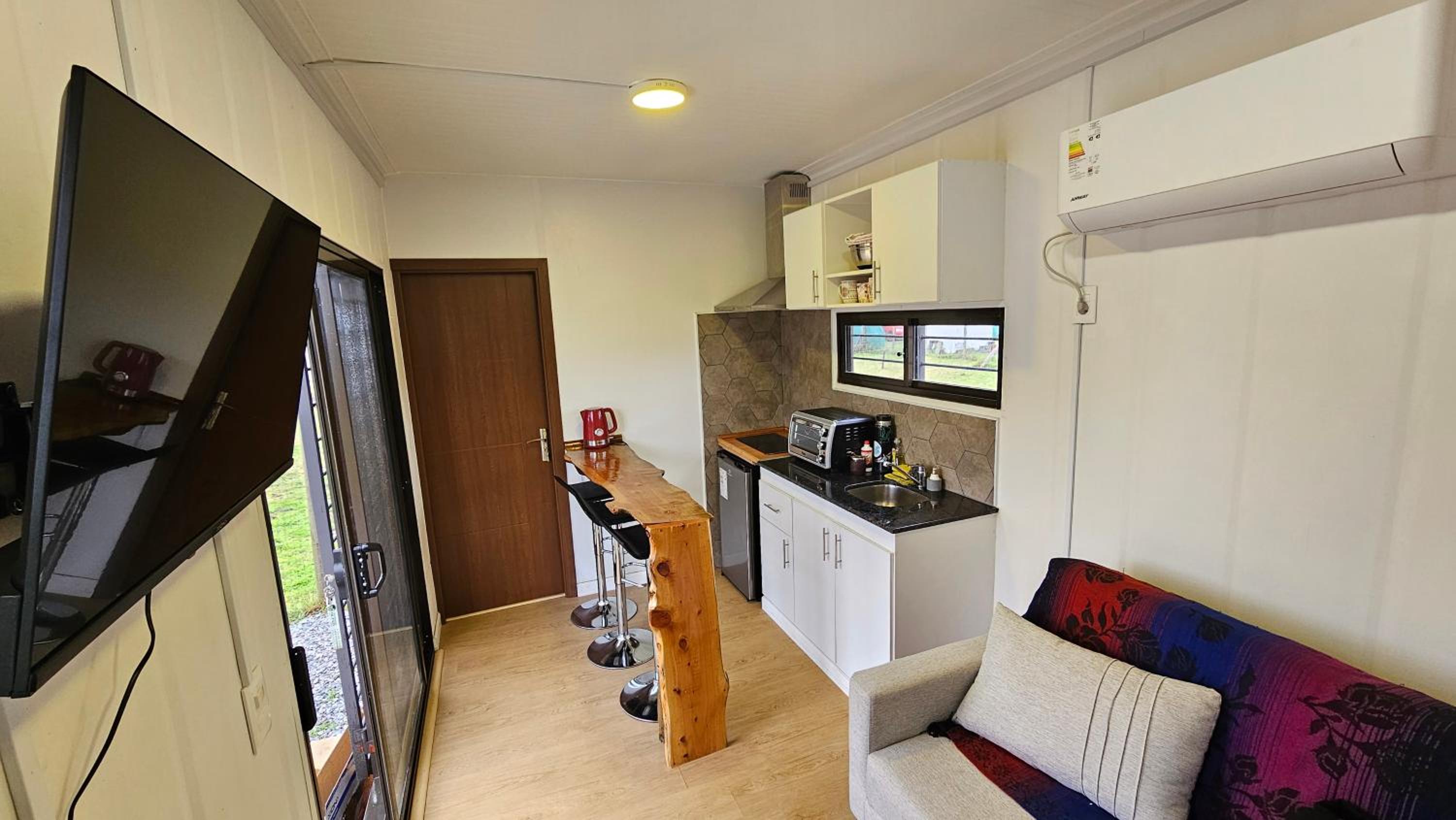 Photo 12