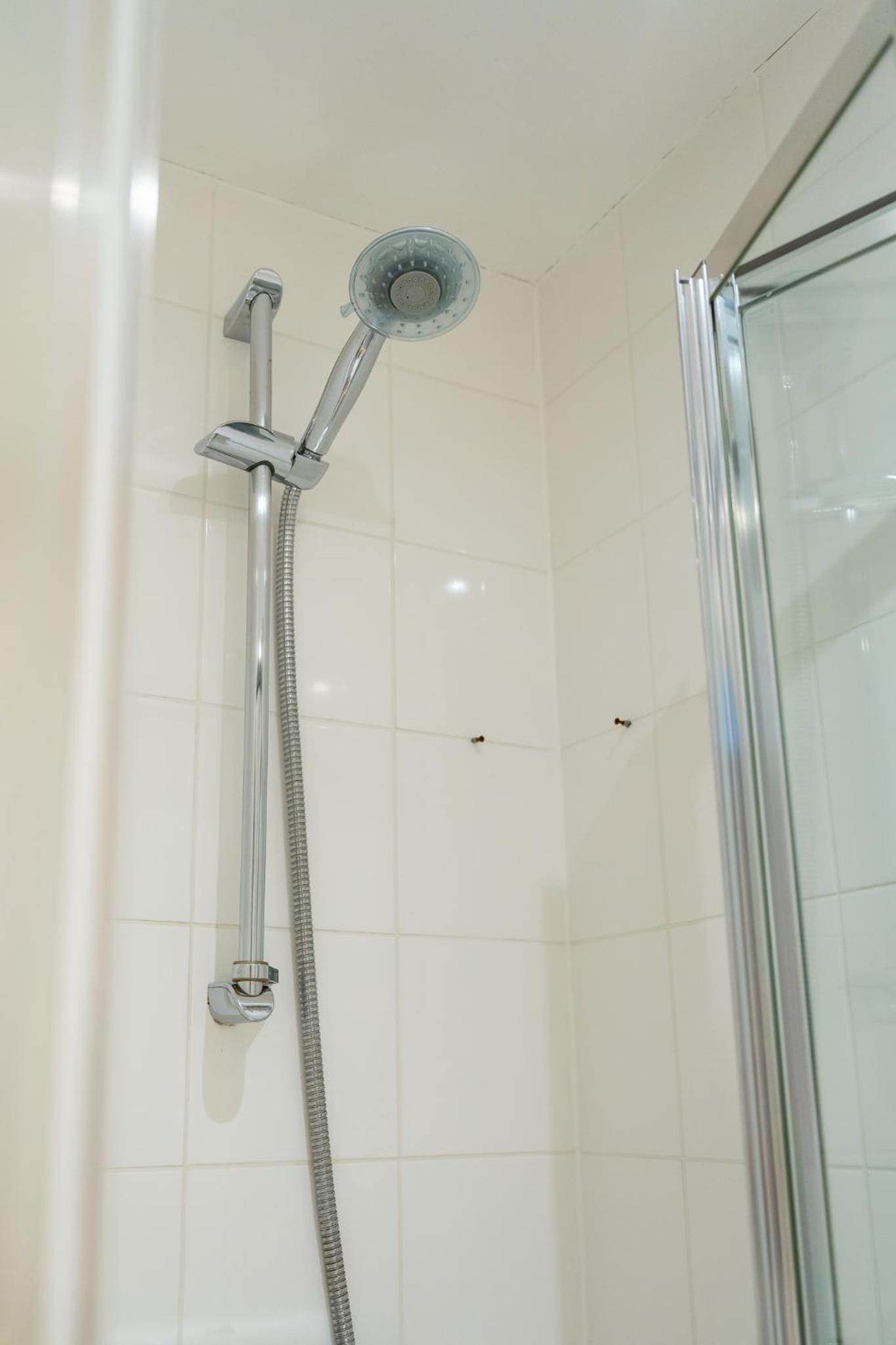 Stylish 2BR 2BA Apartment By LiveStay Short Lets & Serviced Accommodation Colindale With Balcony view 4