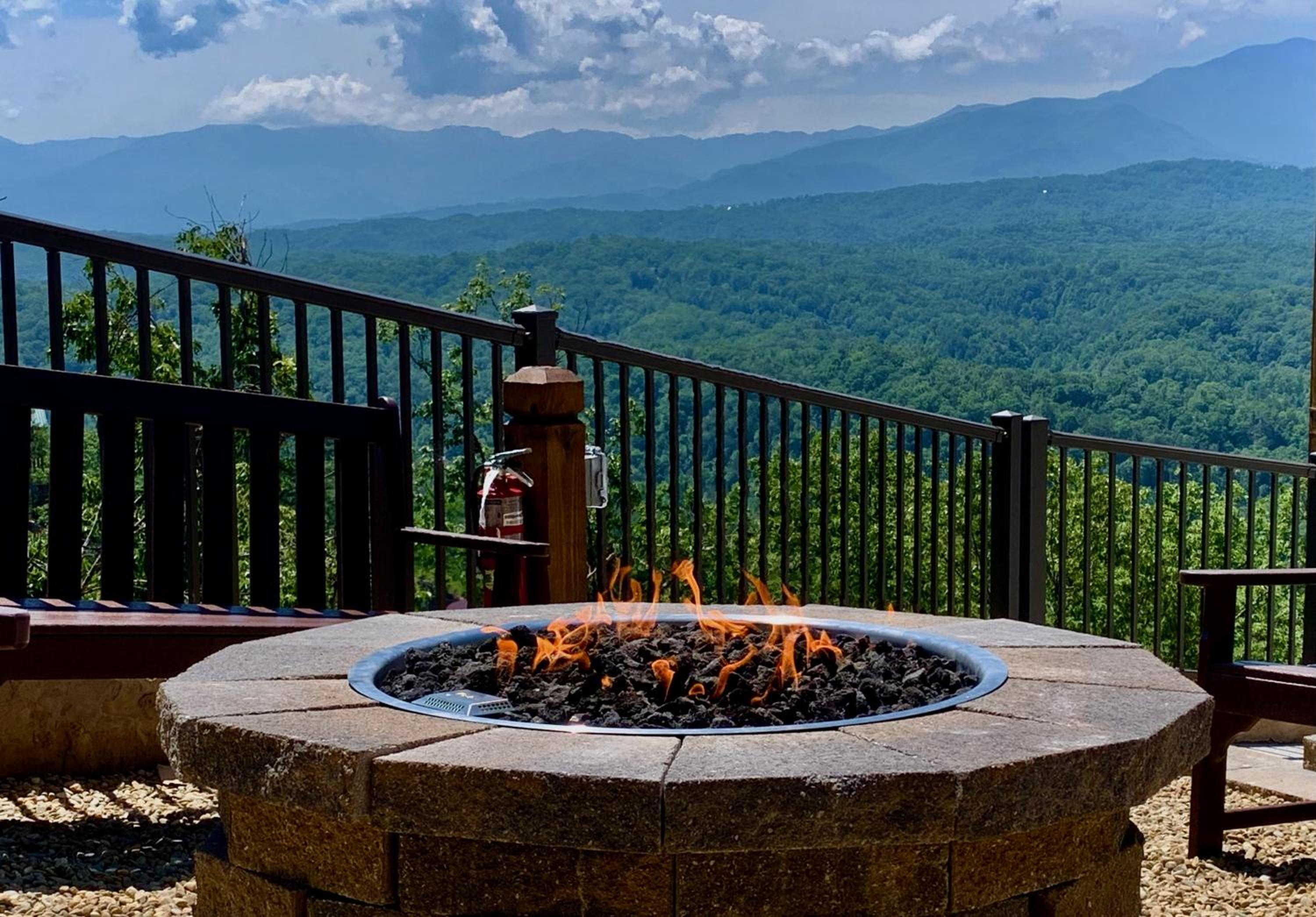 Bella Vista New 20 Fire Pit Theater EV view 3