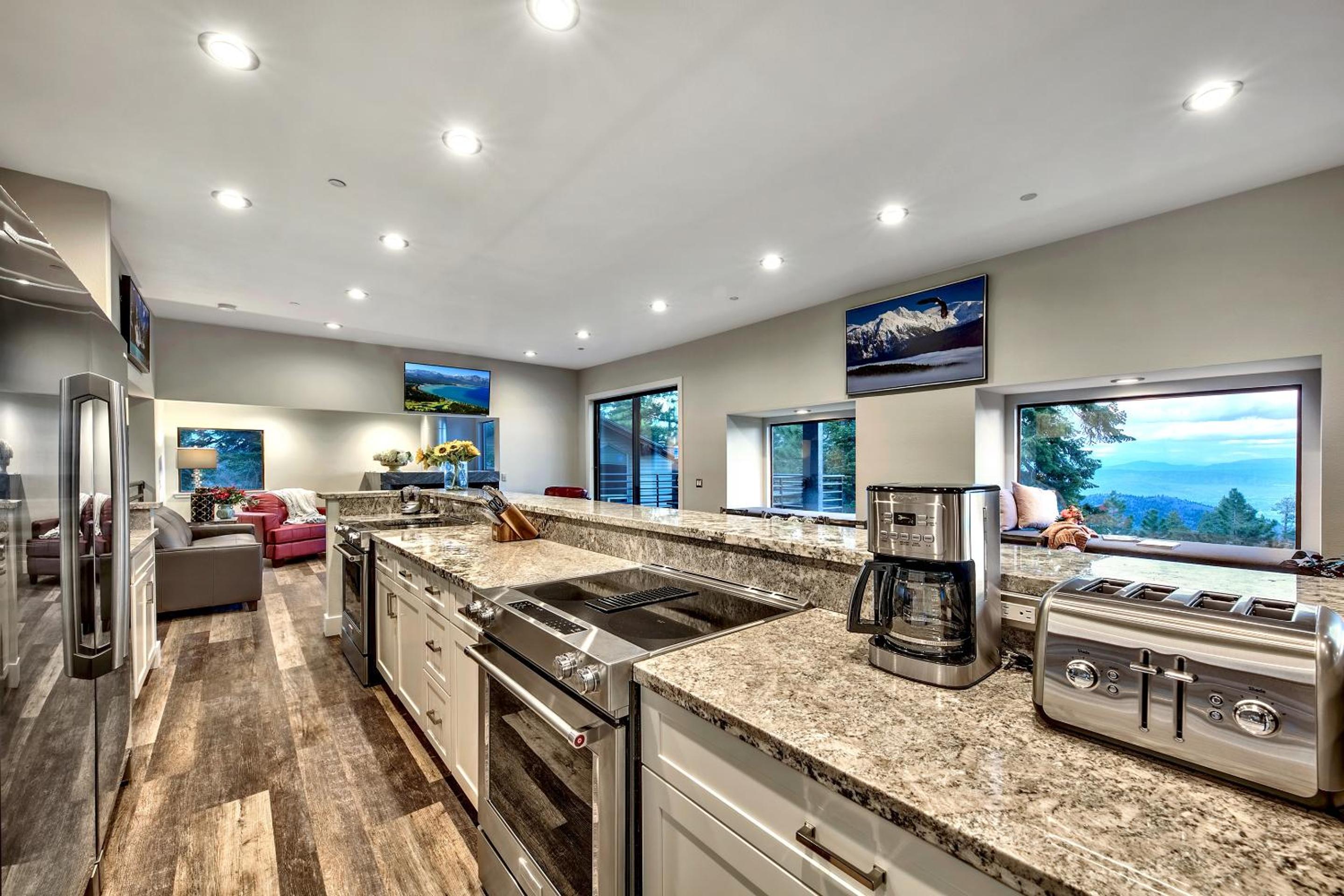 Stateline Vacations - Luxe11 blue diamond VIP mega lodge lake tahoe - Property Image 23