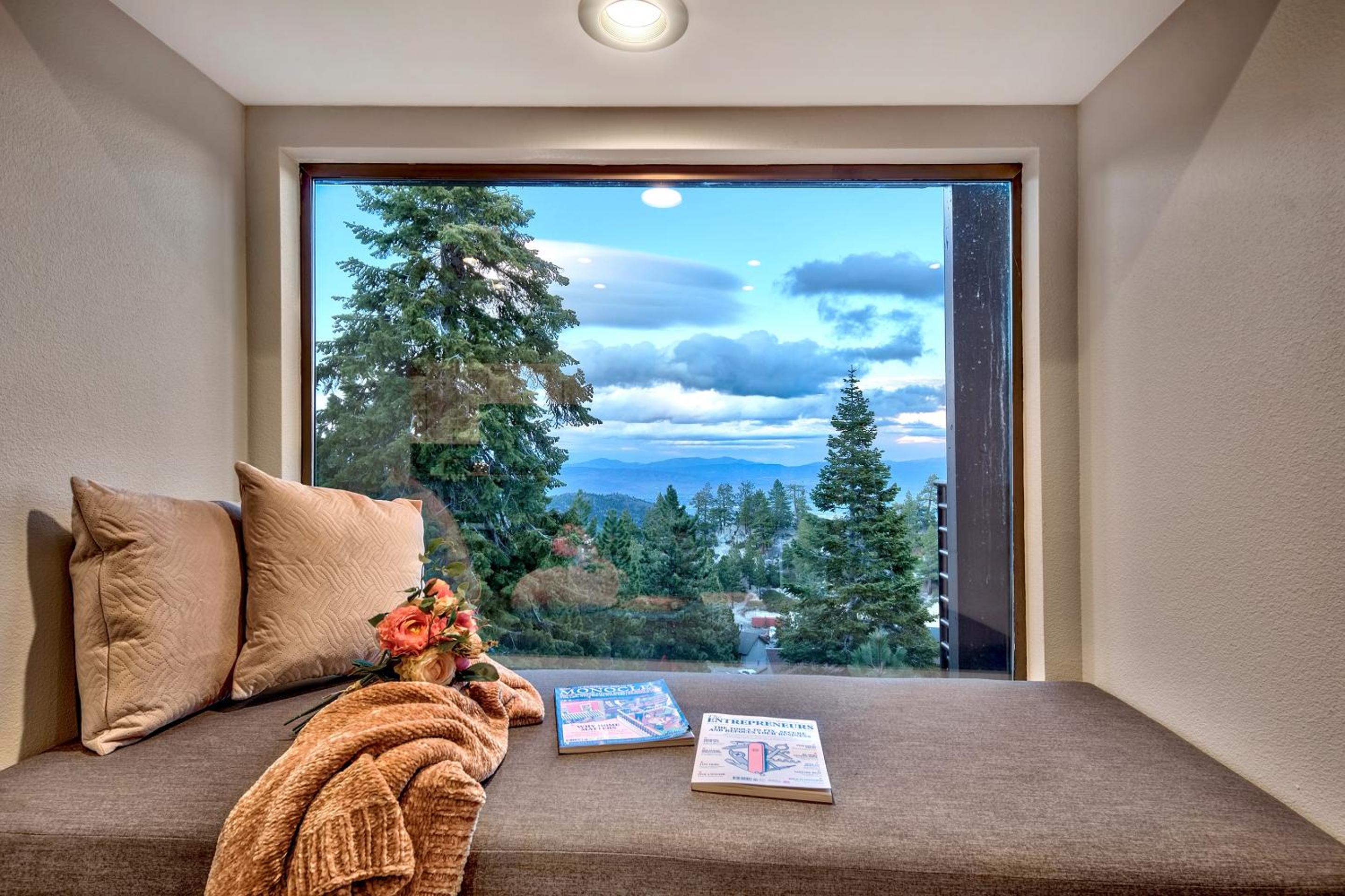 Stateline Vacations - Luxe11 blue diamond VIP mega lodge lake tahoe - Property Image 24