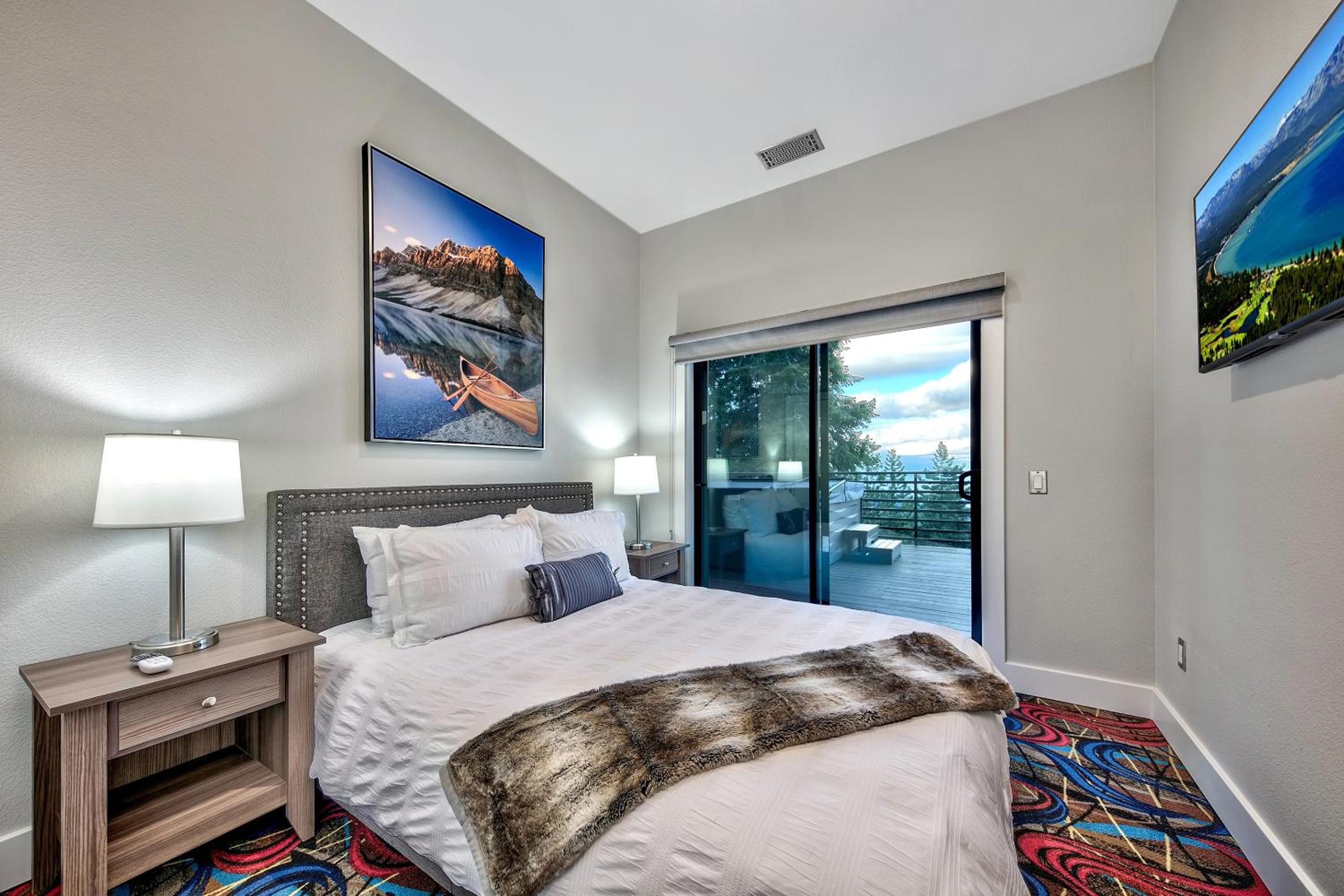 Stateline Vacations - Luxe11 blue diamond VIP mega lodge lake tahoe - Property Image 18