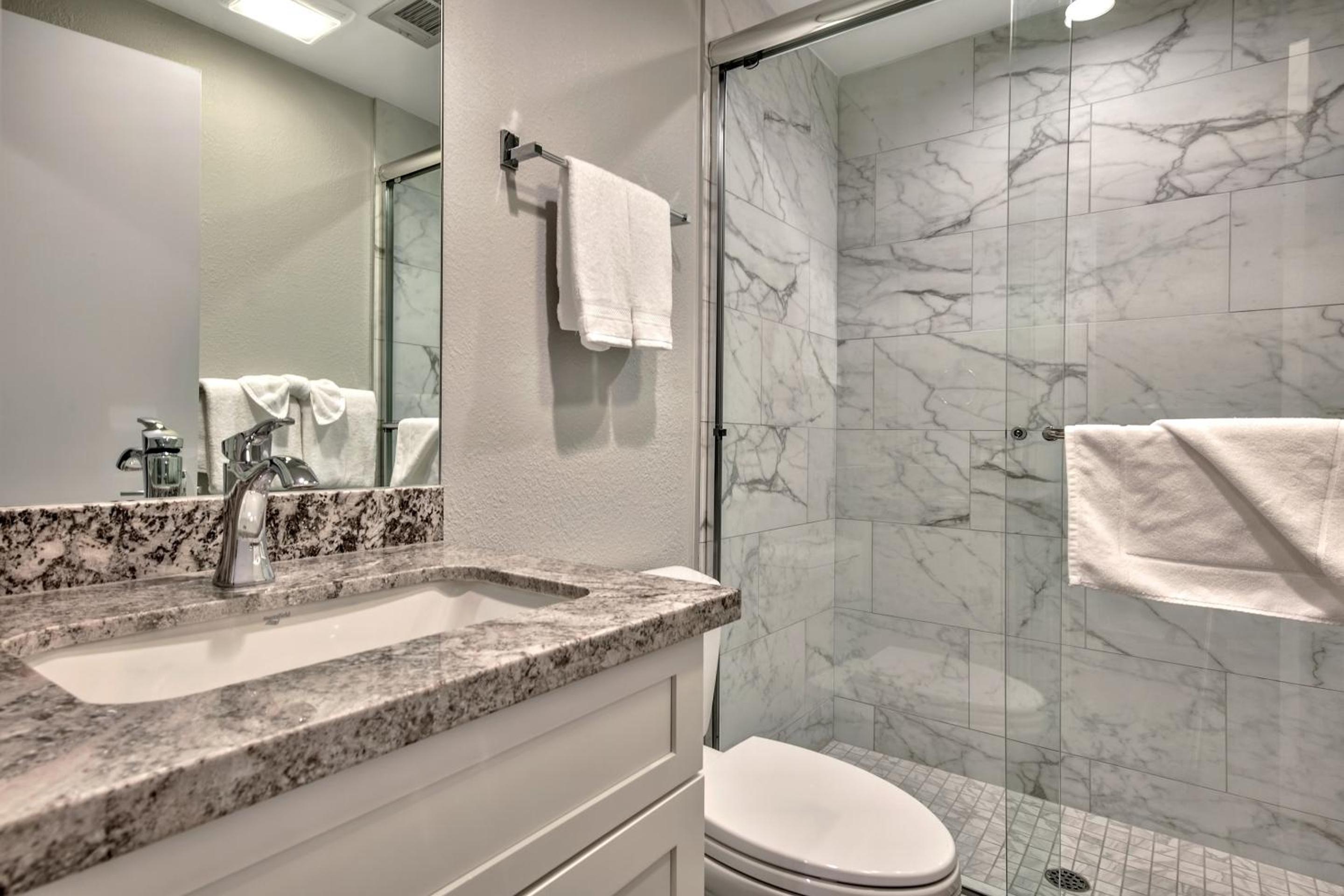 Stateline Vacations - Luxe11 blue diamond VIP mega lodge lake tahoe - Property Image 21