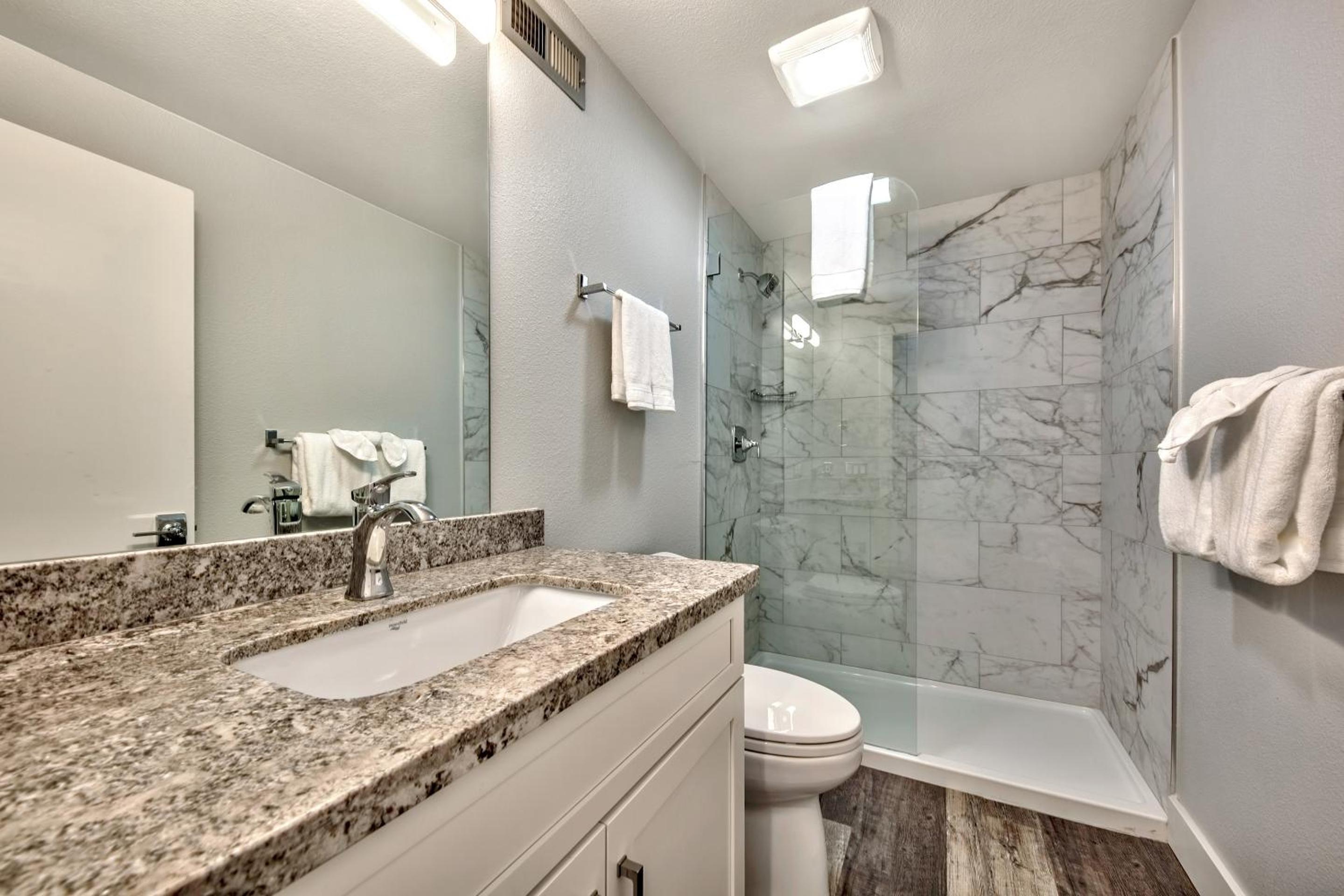 Stateline Vacations - Luxe11 blue diamond VIP mega lodge lake tahoe - Property Image 30