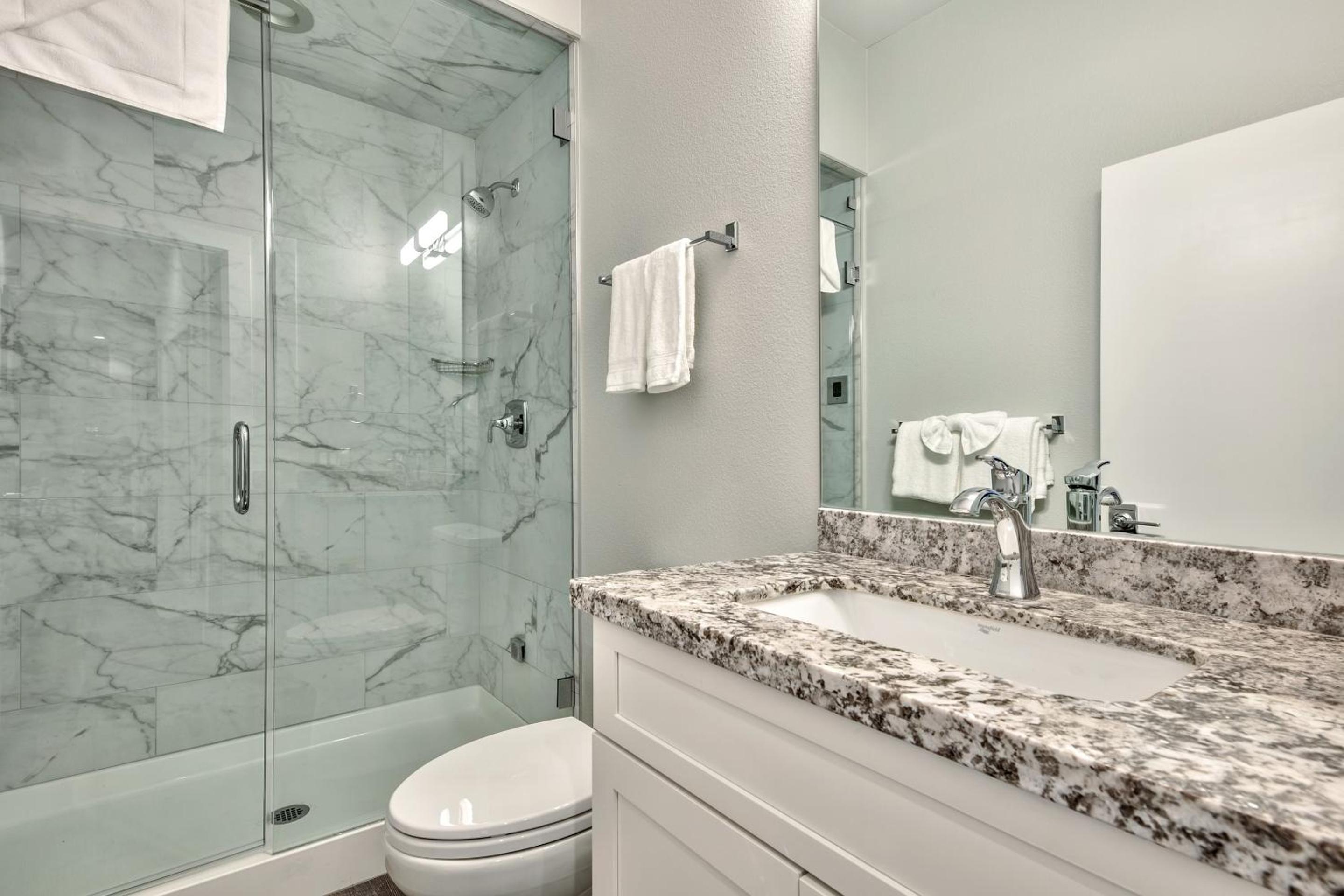 Stateline Vacations - Luxe11 blue diamond VIP mega lodge lake tahoe - Property Image 22