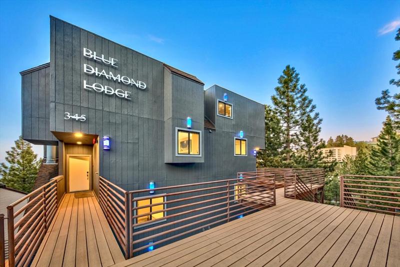 Stateline Vacations - Luxe11 blue diamond VIP mega lodge lake tahoe - Property Image 39