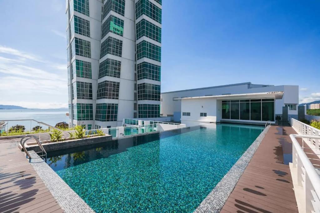 Duplex Loft Maritime Suites Georgetown Karpal Singh Drive Sea City View photo 2