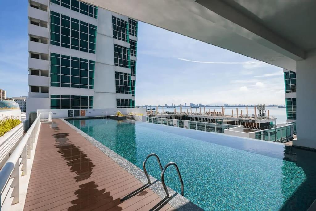 Duplex Loft Maritime Suites Georgetown Karpal Singh Drive Sea City View photo 7