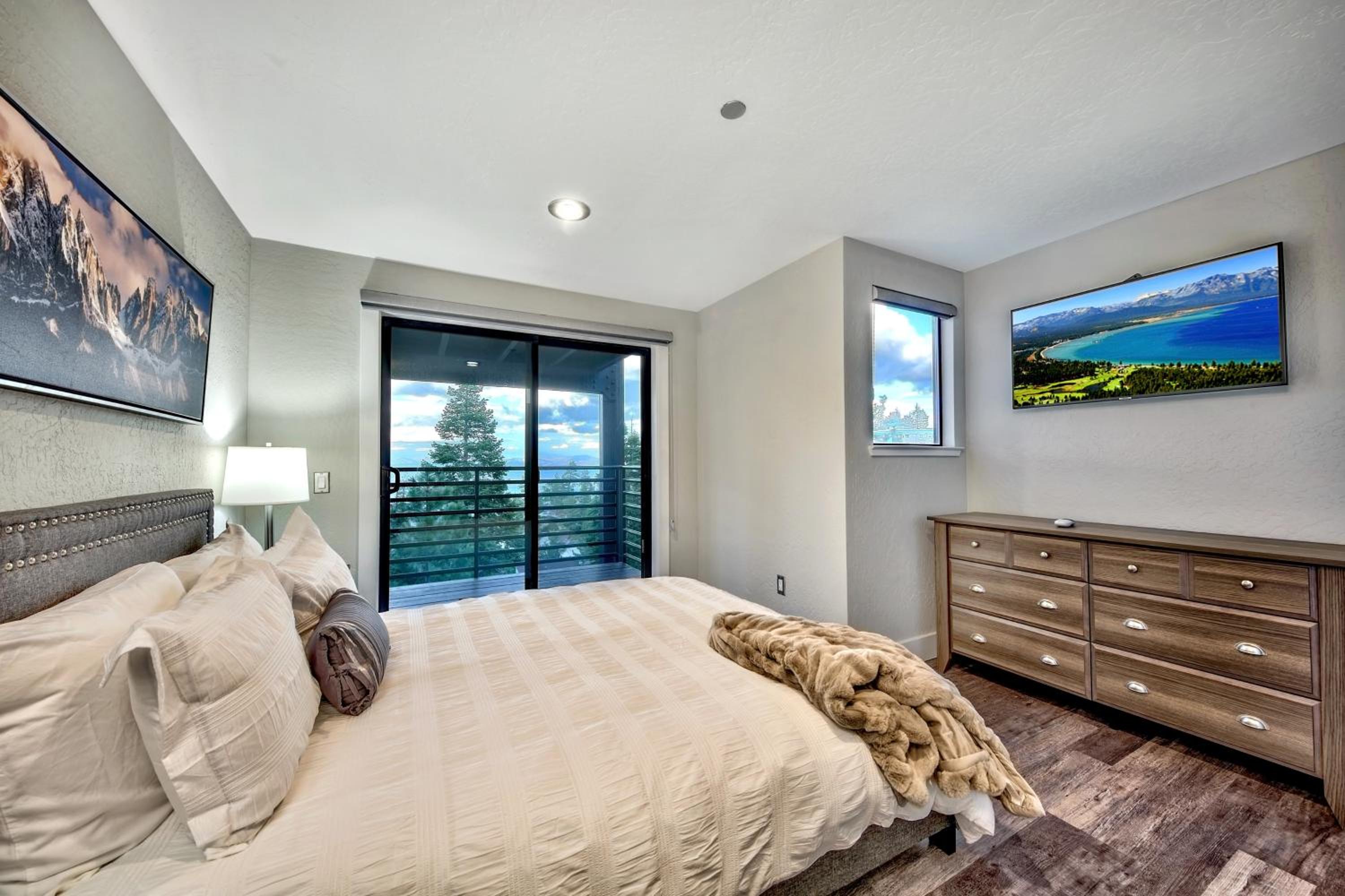Luxe 15 Blue Diamond vip Lake Tahoe hot tub pool game room view 3