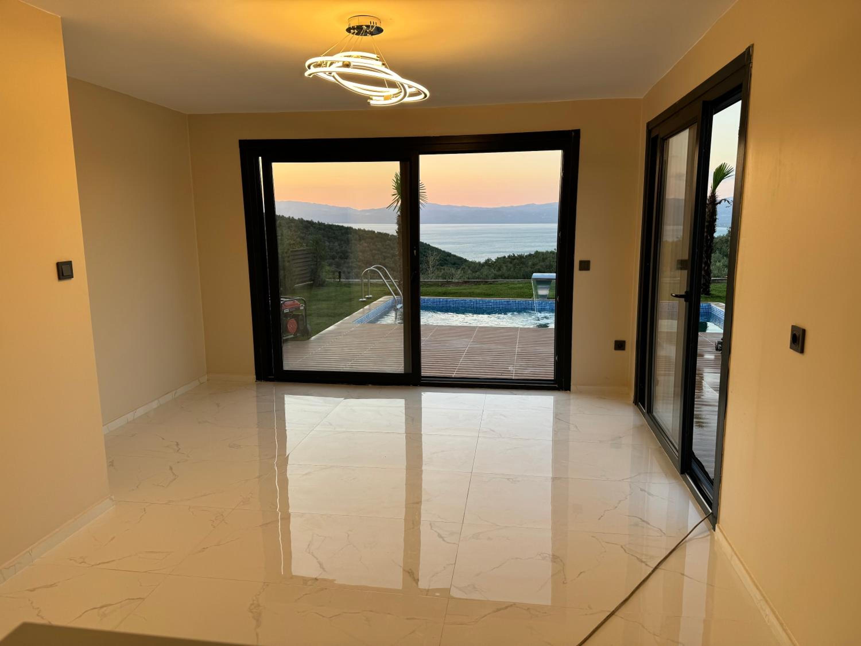 İznik Göl manzaralı lüks Villa view 4