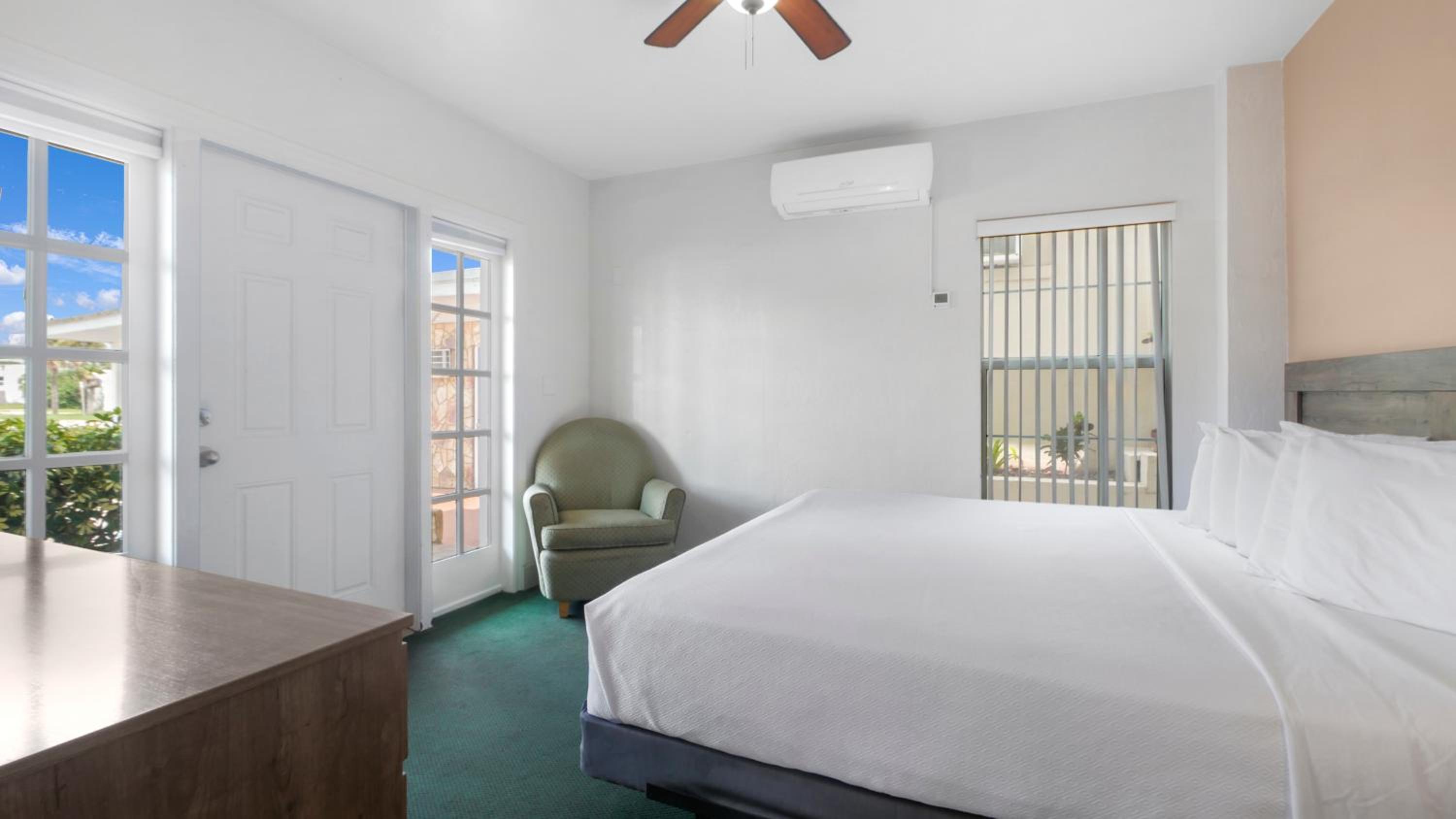 Ocean Court Beachfront Hotel