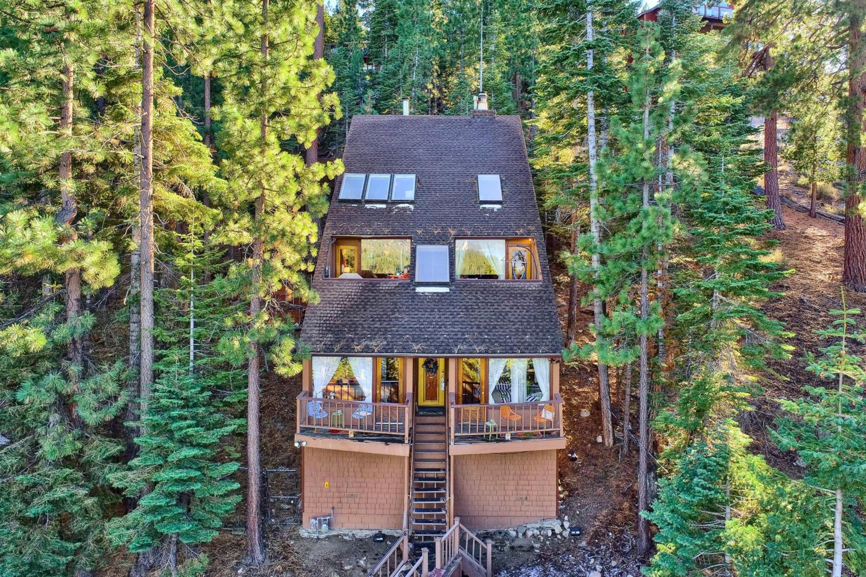 LX007 Skyfall lakeview house with dry sauna close to Edgewood - Property Image 1
