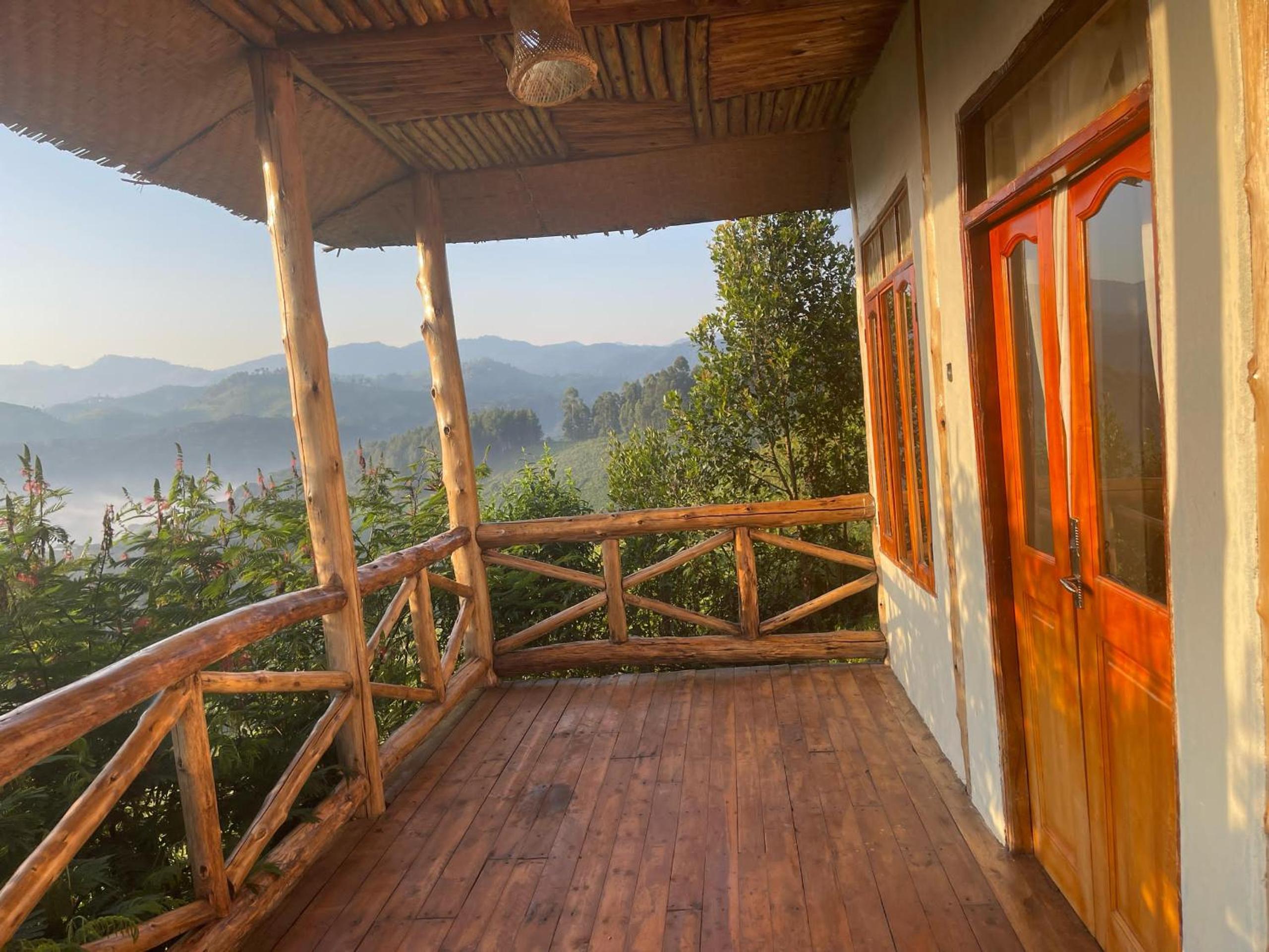 Bwindi Neckview Lodge