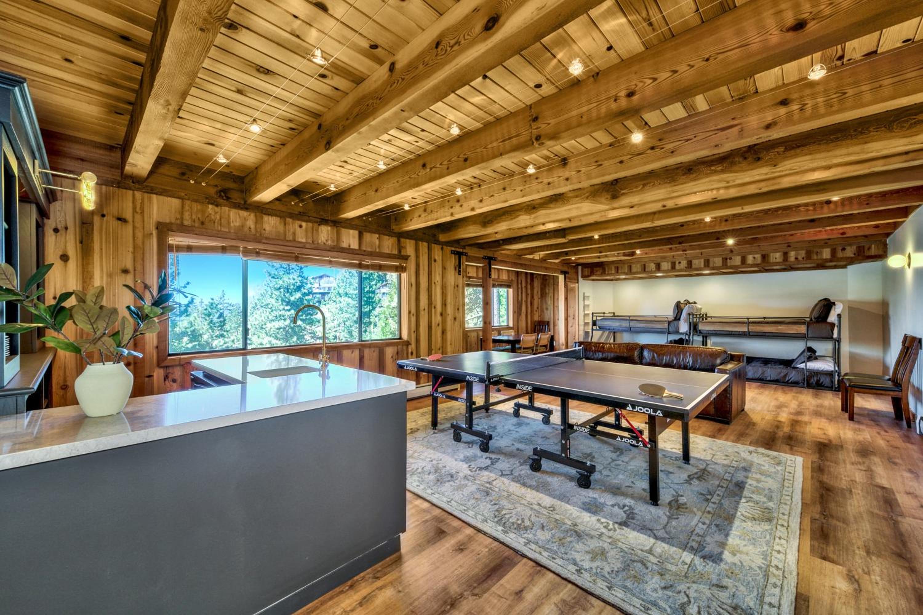 Lakeview Mountain retreat view 3