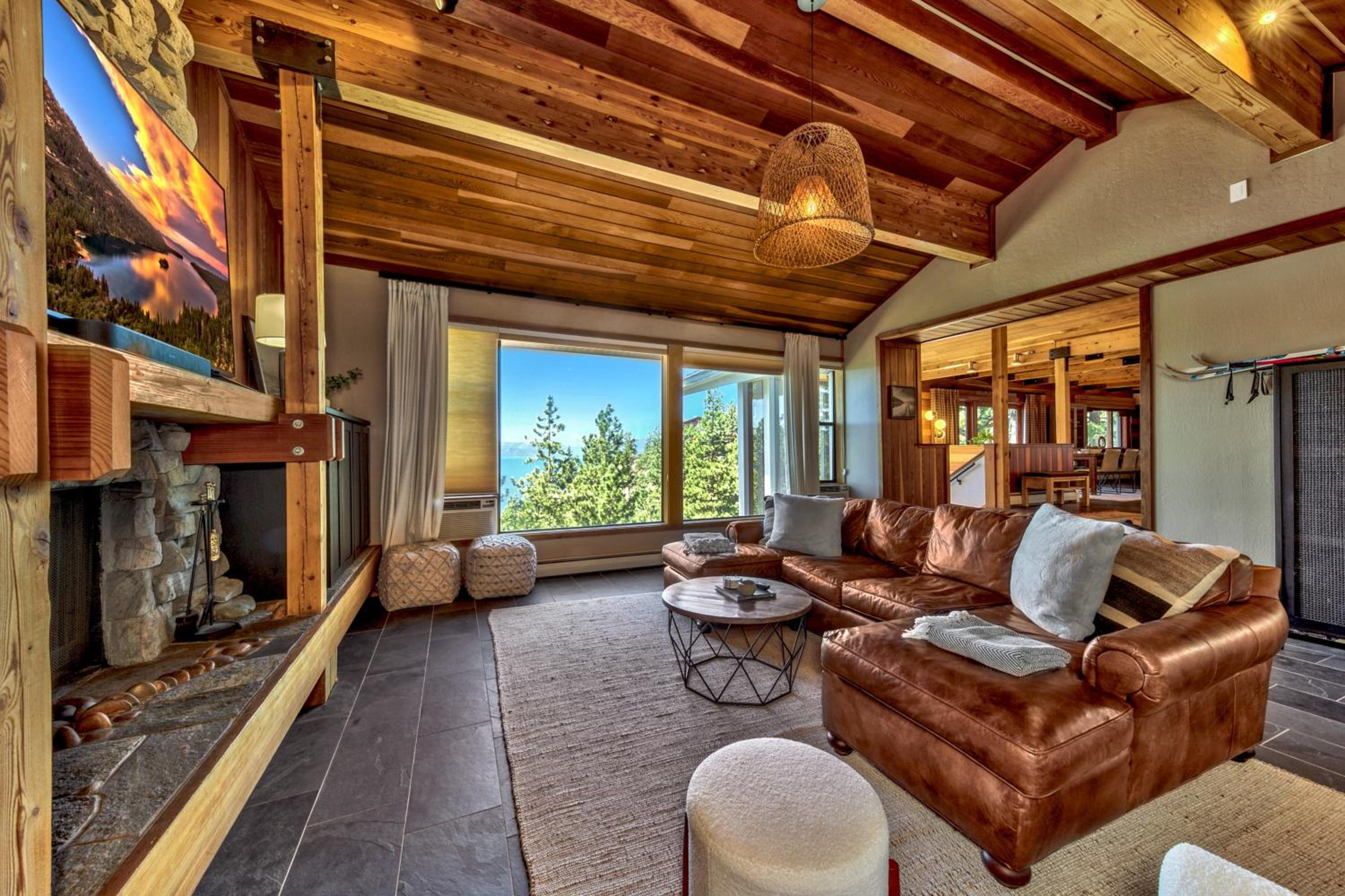 Lakeview Mountain retreat view 5