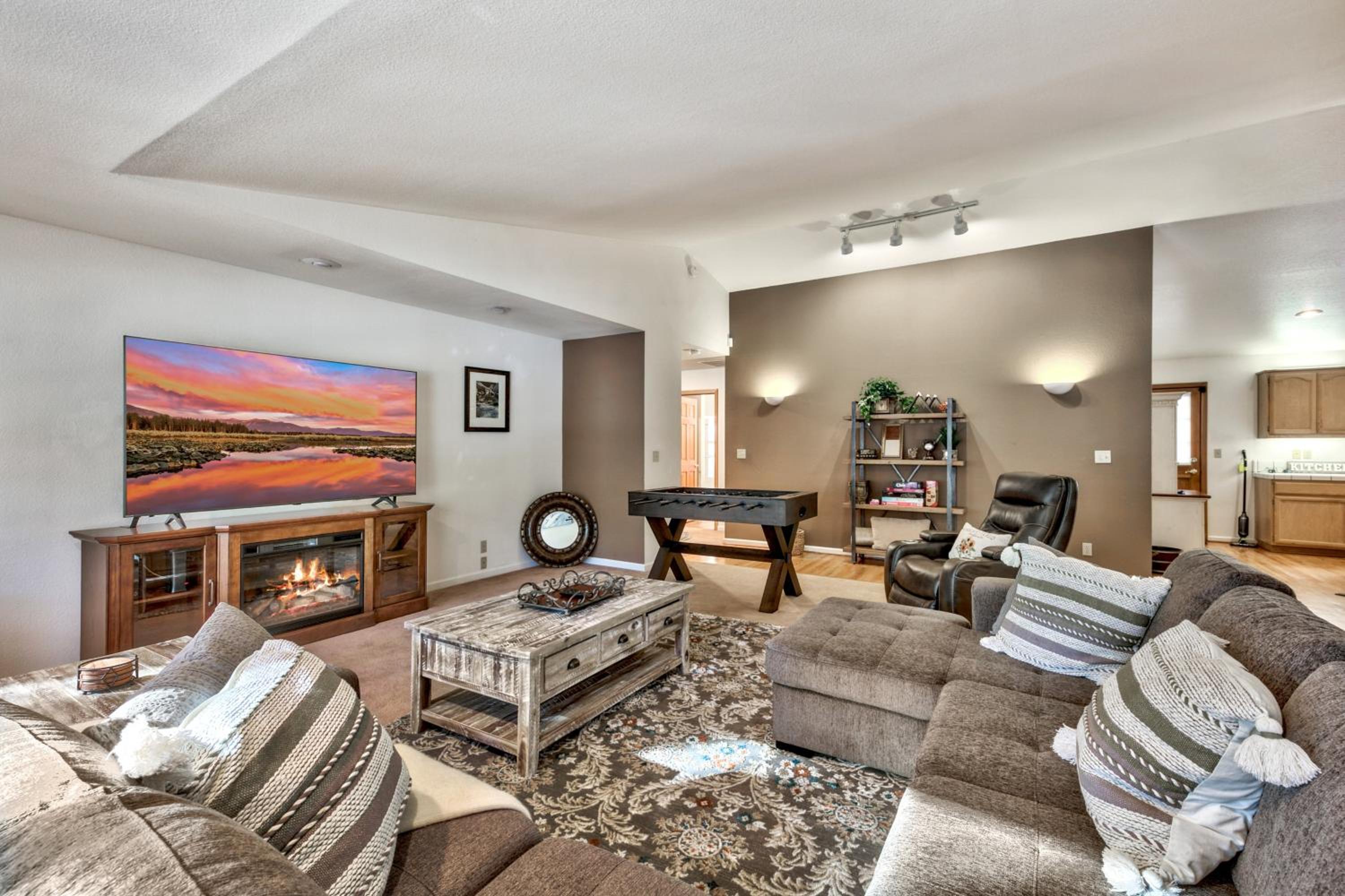 lx21 Beautiful Tahoe family Home view 3