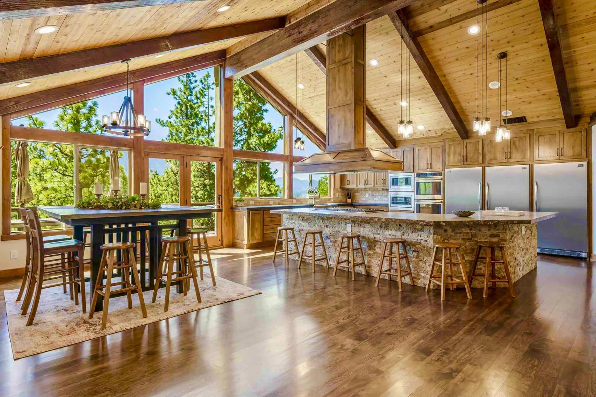 LX33 Lake Tahoe Villa with Gameroom Hot tub Sauna - Property Image 17